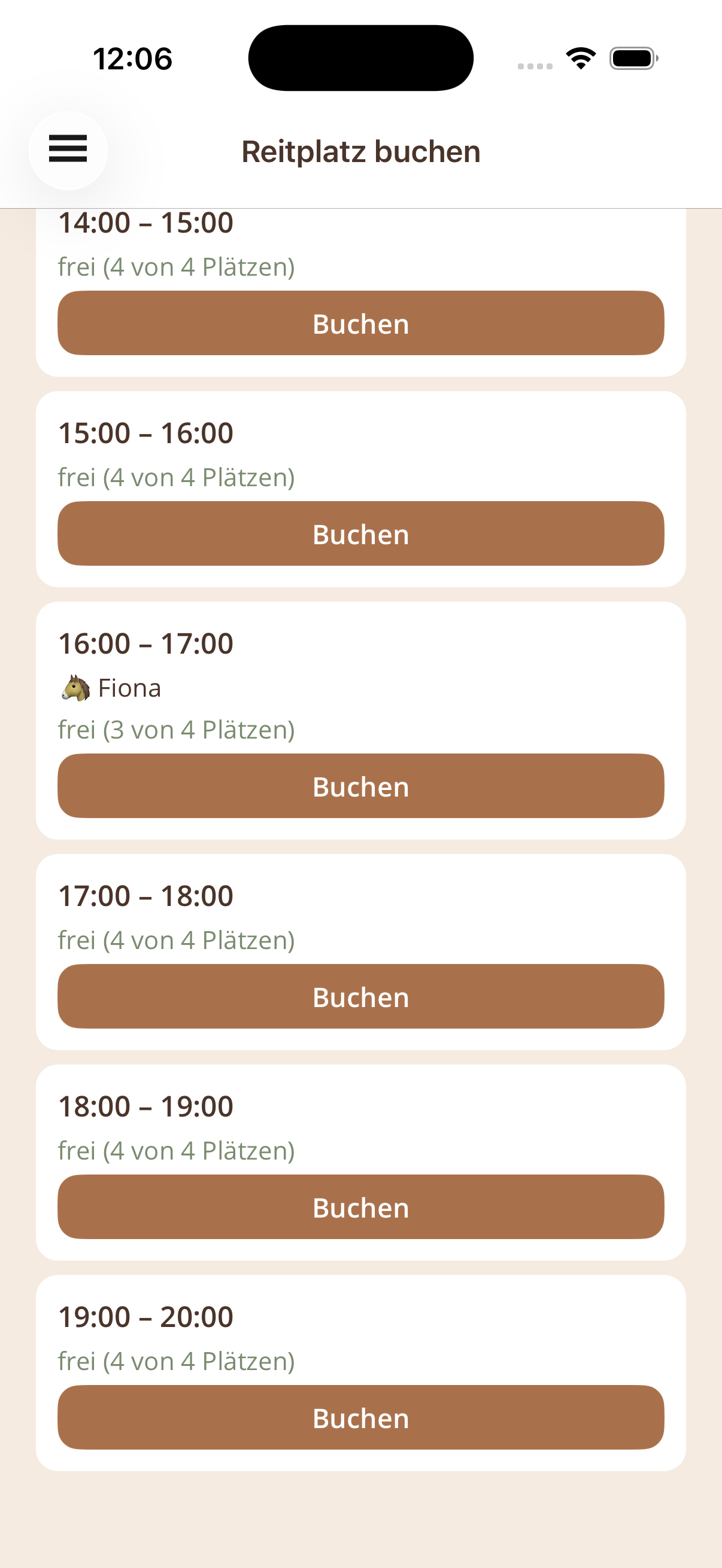 App-Ansicht: Reitplatz buchen mit freien und belegten Slots